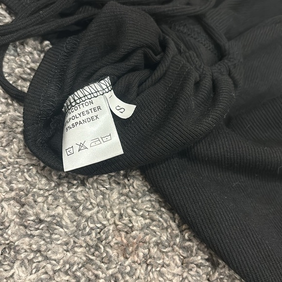 Long sleeve crop top with tie in front/black/size small - Picture 3 of 3